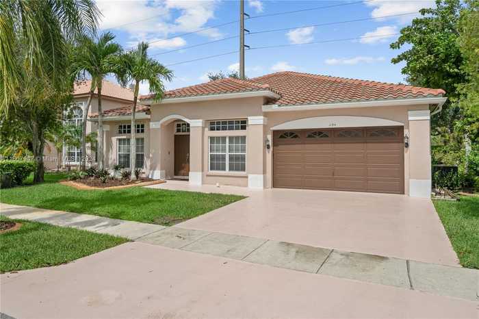 photo 2: 1154 NW 183rd Ter, Pembroke Pines FL 33029