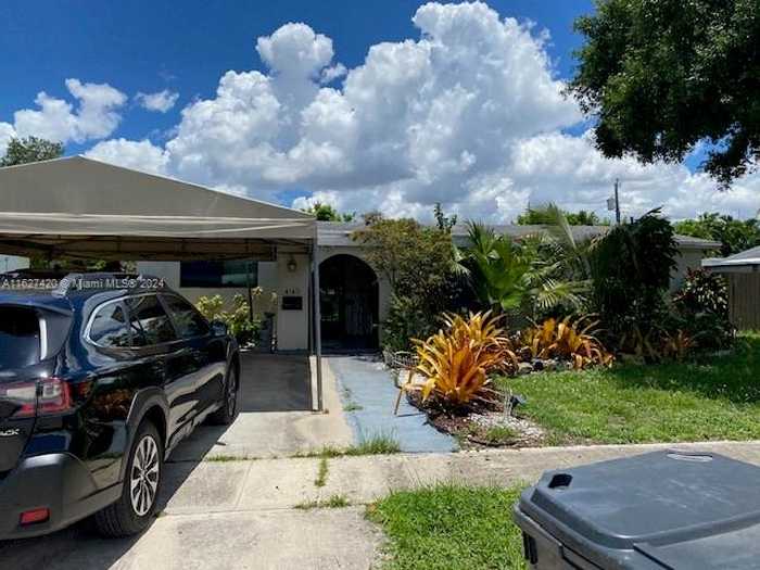 photo 1: 6561 Lincoln St, Hollywood FL 33024
