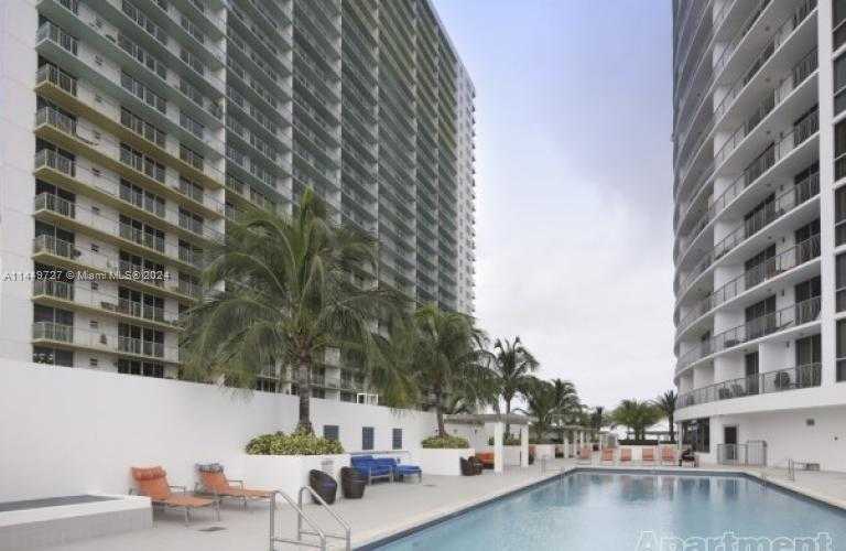 photo 2: 1750 N Bayshore Dr Unit 2215, Miami FL 33132