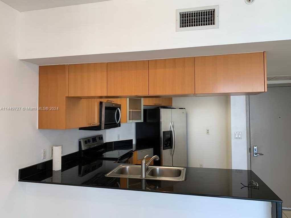 photo 3: 1750 N Bayshore Dr Unit 2215, Miami FL 33132