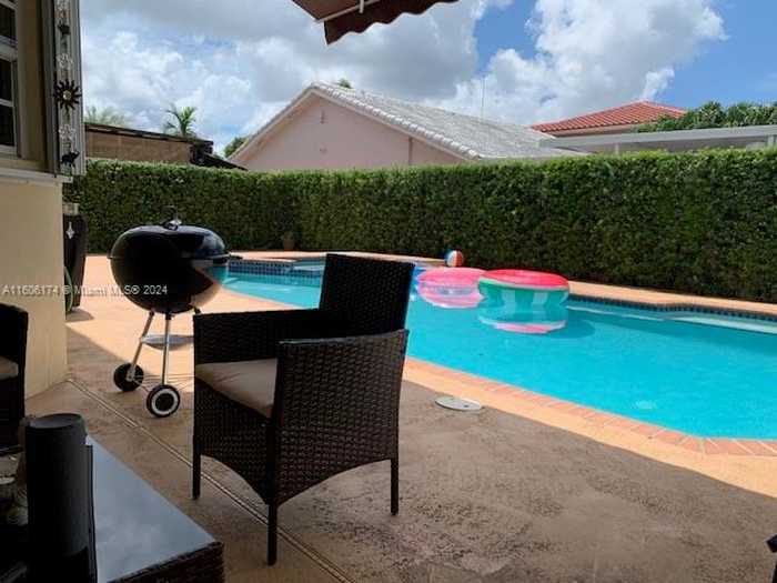 photo 8: 15736 SW 76th Ter, Miami FL 33193