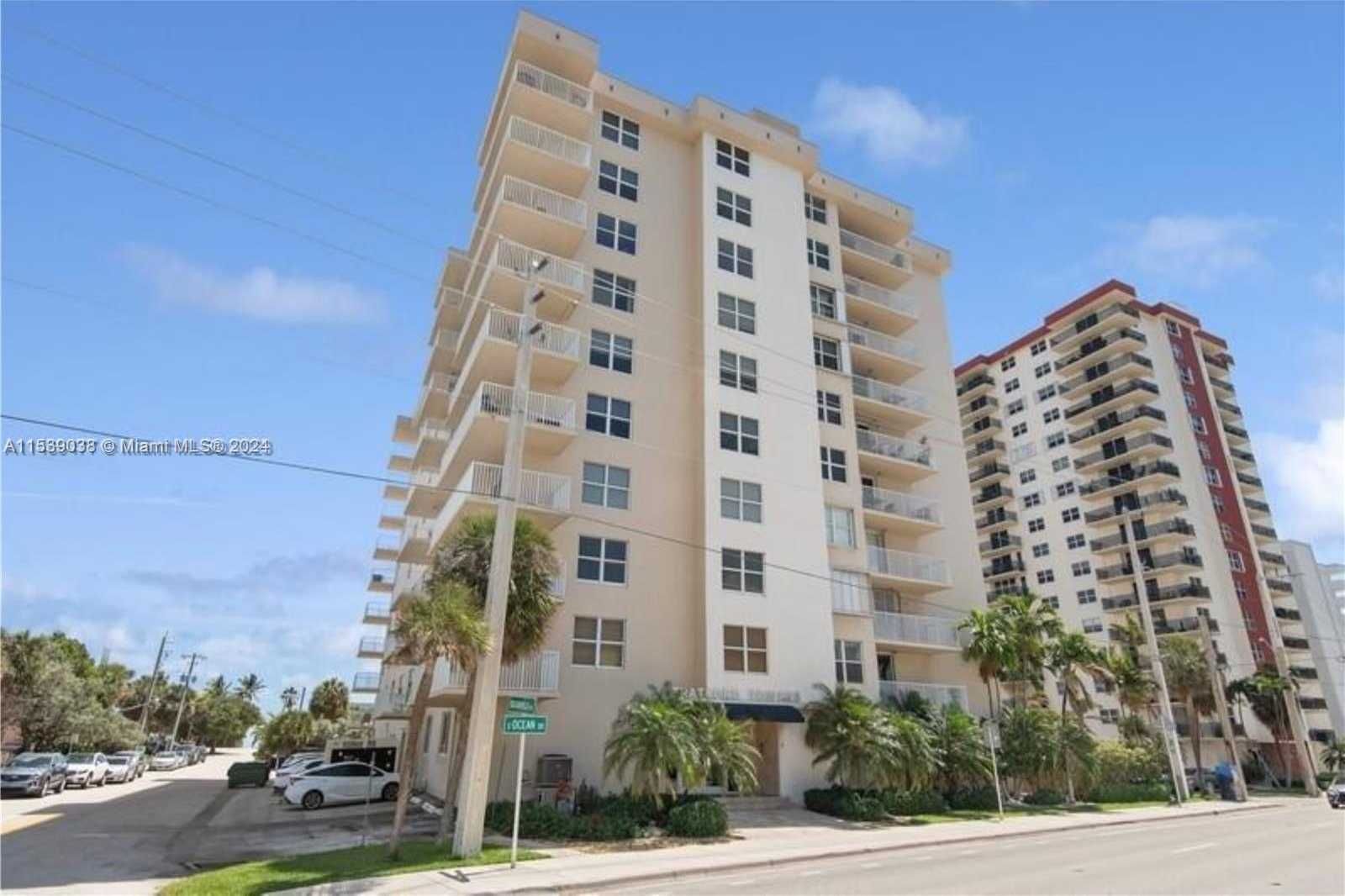 photo 2: 1401 S Ocean Dr Unit 504, Hollywood FL 33019