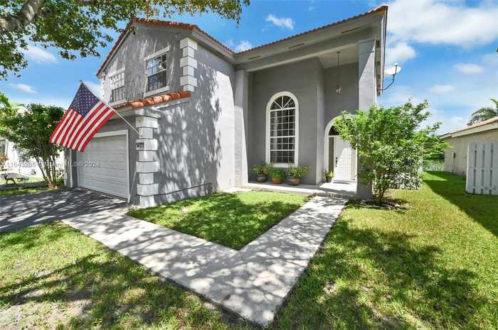 photo 2: 14111 Richwood Pl, Davie FL 33325