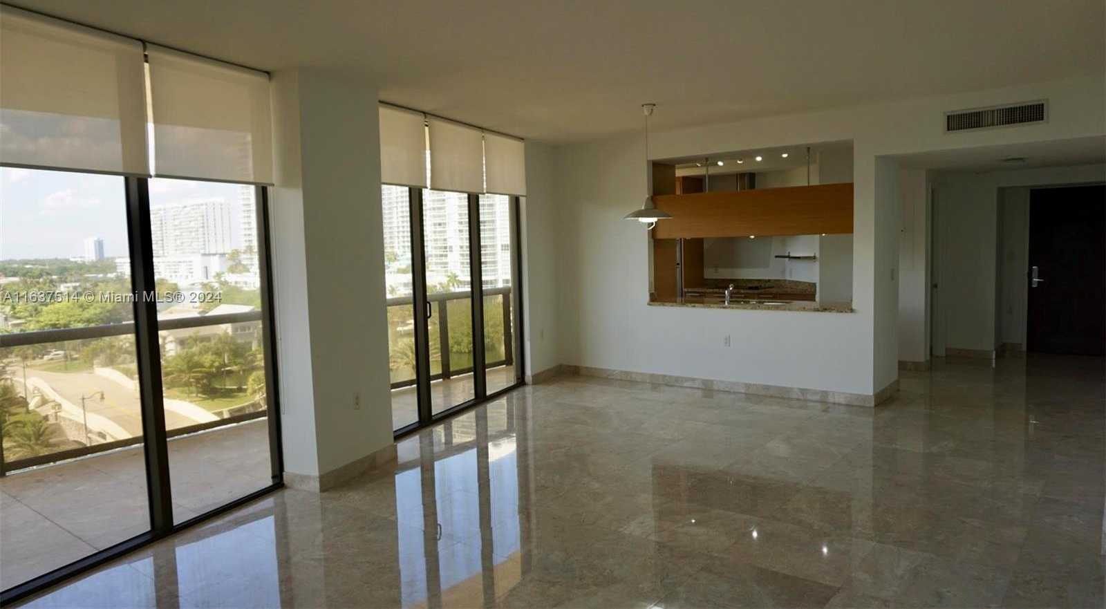 photo 3: 16275 Collins Ave Unit 604, Sunny Isles Beach FL 33160