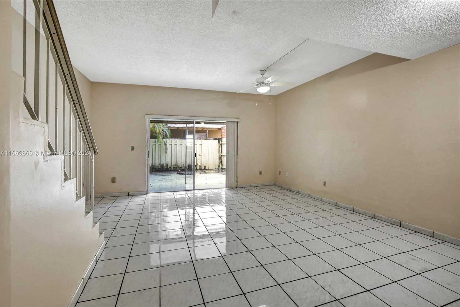 photo 2: 4408 W 12th Ln Unit 3, Hialeah FL 33012