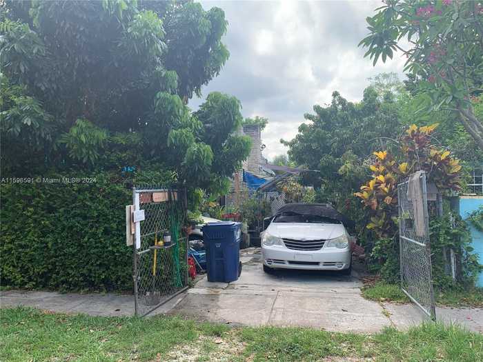 photo 1: 7740 NW 9th Ave, Miami FL 33150