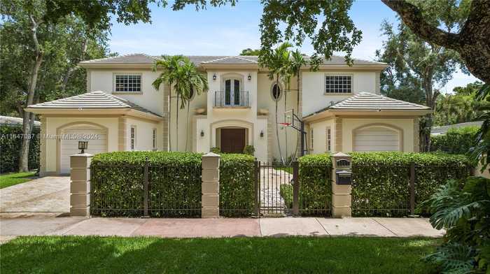 photo 1: 5817 Riviera Dr, Coral Gables FL 33146