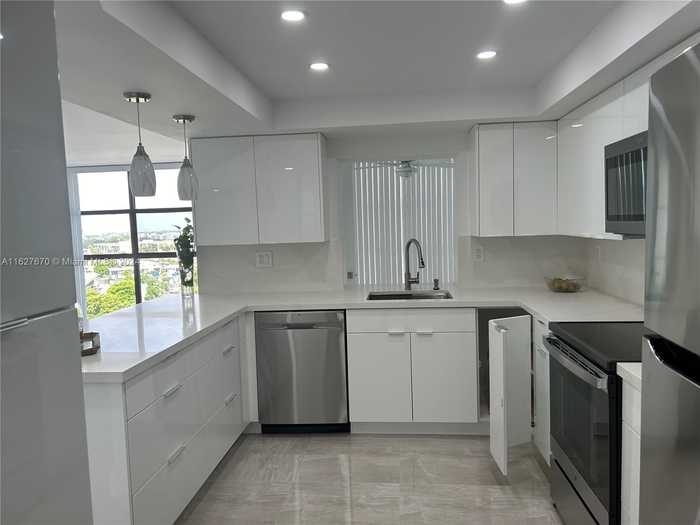 photo 1: 600 S Parkview Dr Unit 1123, Hallandale Beach FL 33009