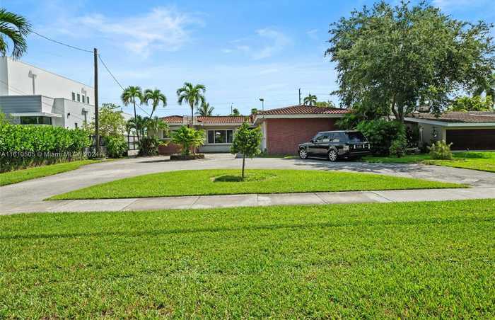 photo 1: 85 S Royal Poinciana Blvd, Miami Springs FL 33166