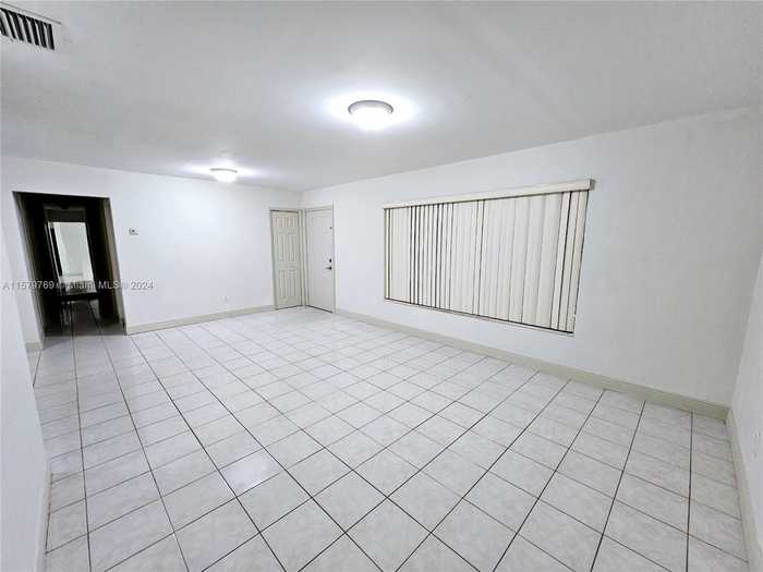 photo 2: 17531 NW 47th Ct, Miami Gardens FL 33055