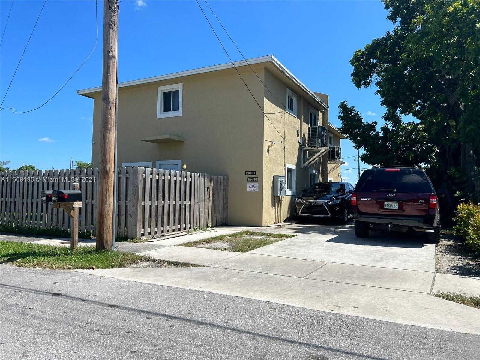 photo 1: 7318 NW 17th Ave, Miami FL 33147