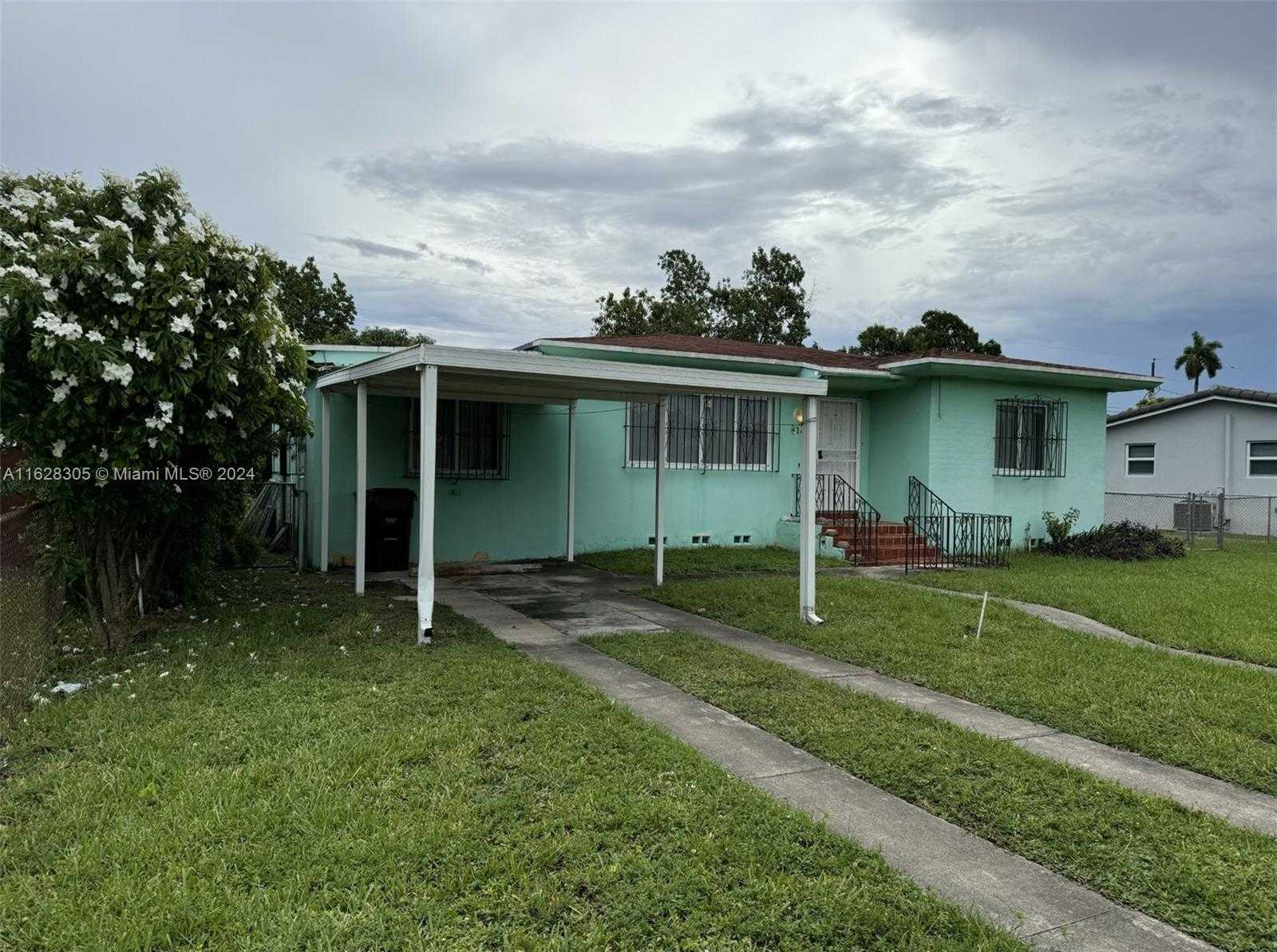 photo 2: 1141 W 31st St, Hialeah FL 33012