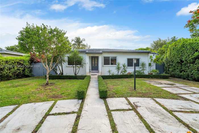 photo 2: 3020 SW 57th Ave, Miami FL 33155