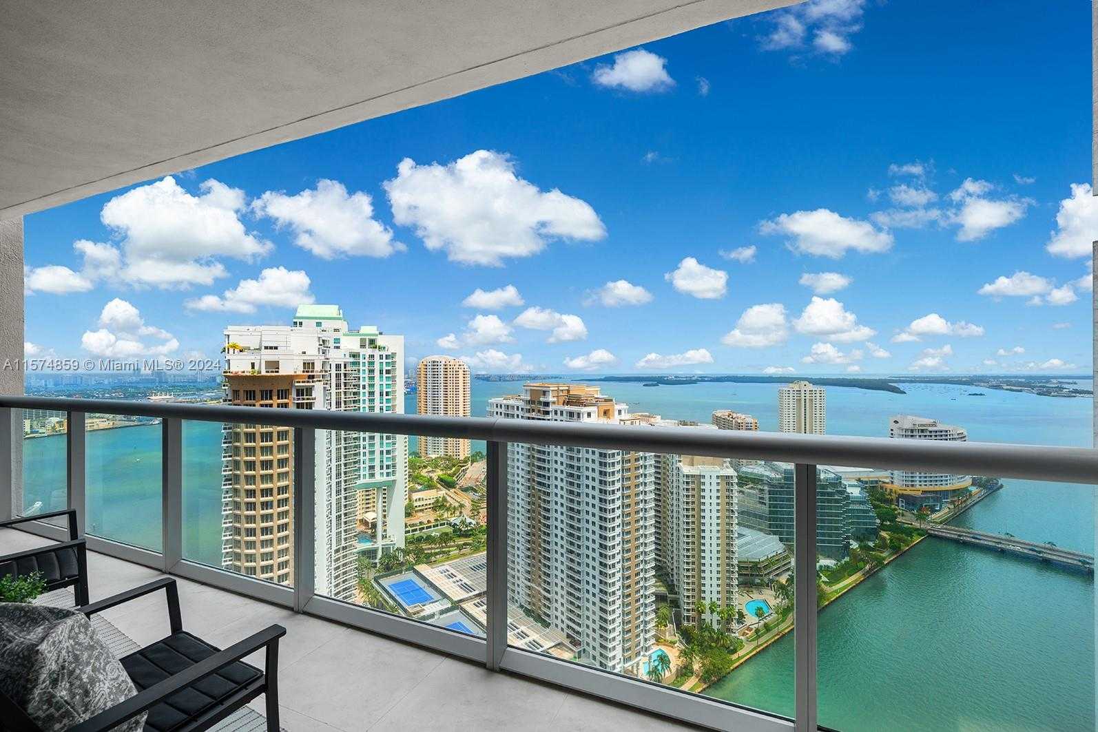 photo 2: 475 Brickell Ave Unit 3607, Miami FL 33131