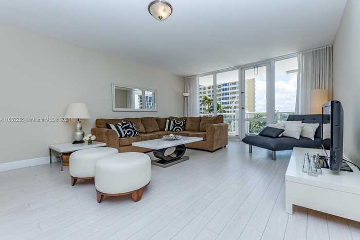 photo 2: 5601 Collins Ave Unit 420, Miami Beach FL 33140