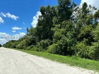 photo 2: 160 S Datil St, Clewiston FL 33440