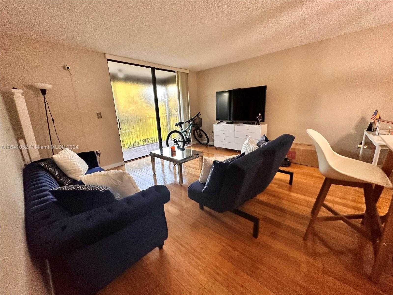 photo 1: Unit 308A, Lauderhill FL 33319