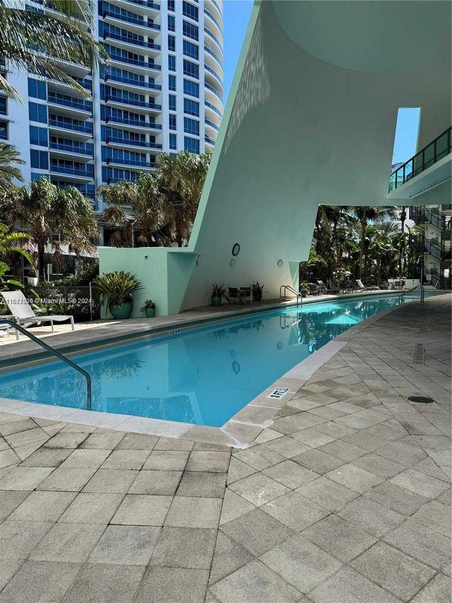 photo 3: 6000 Collins Ave Unit 313, Miami Beach FL 33140