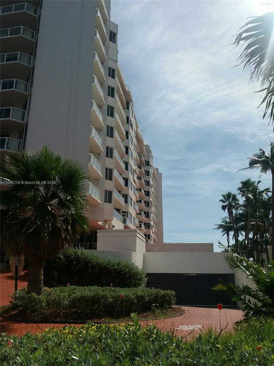 photo 3: 17275 Collins Ave Unit 801, Sunny Isles Beach FL 33160