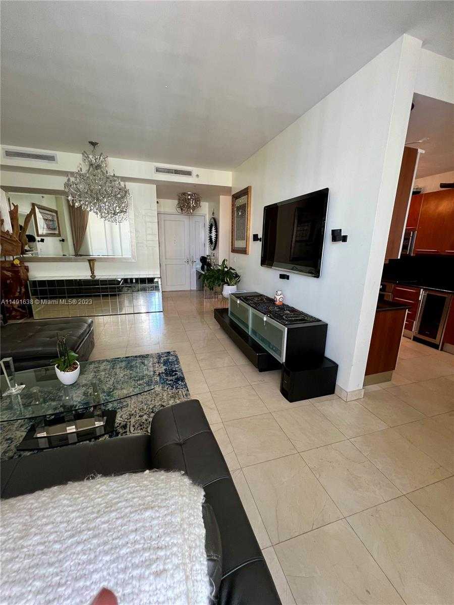 photo 3: 901 Brickell Key Blvd Unit 3505, Miami FL 33131