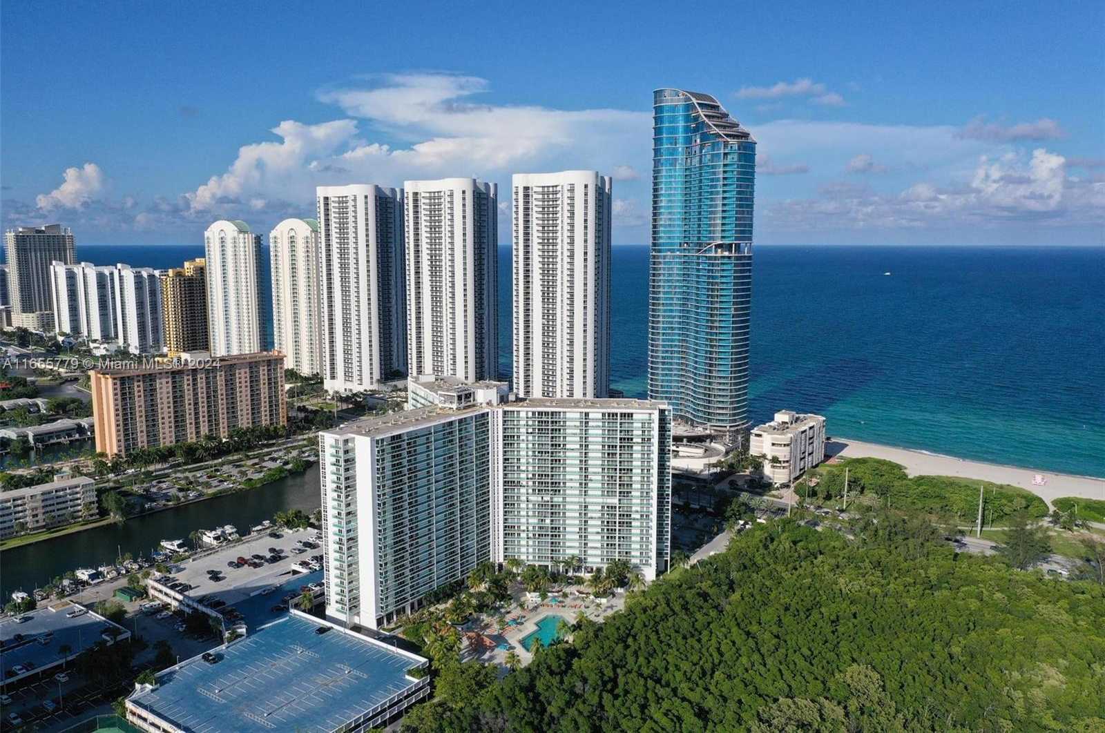 photo 1: 100 Bayview Dr Unit 215, Sunny Isles Beach FL 33160