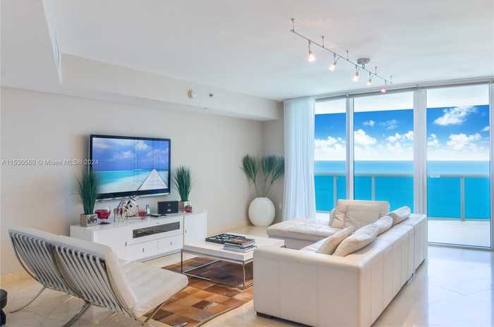 photo 2: 17201 Collins Ave Unit 3707, Sunny Isles Beach FL 33160