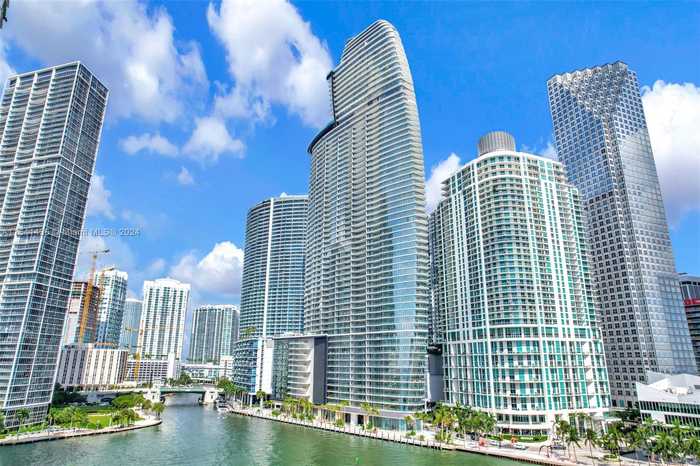 photo 2: 300 Biscayne Blvd Way Unit 1503, Miami FL 33131