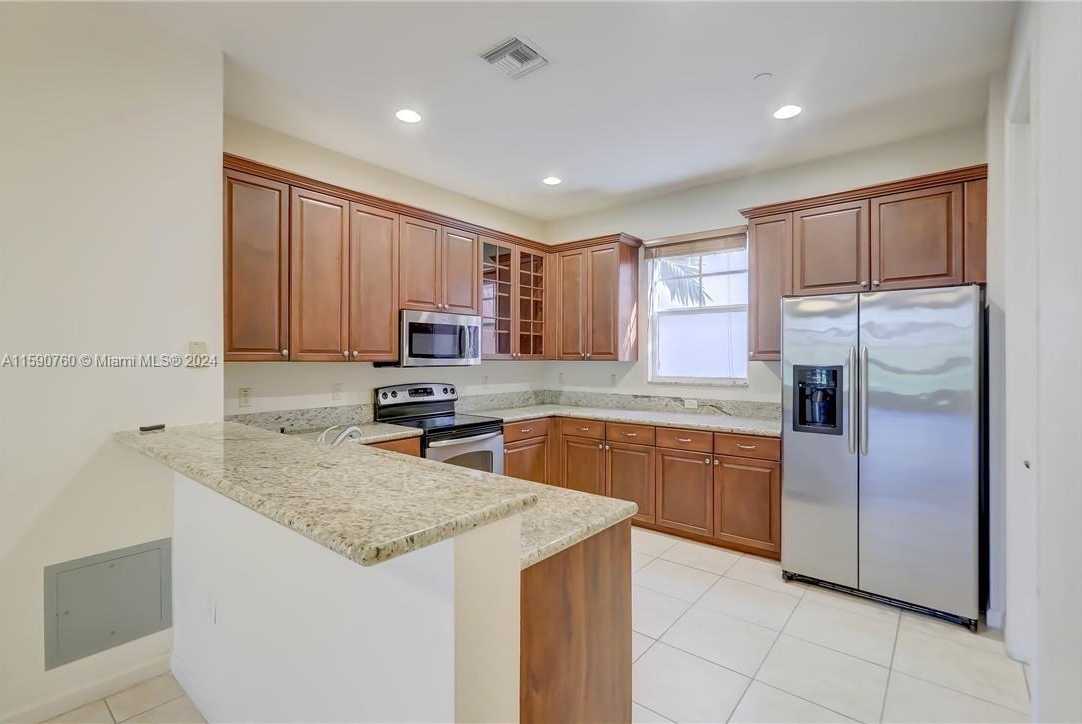 photo 1: 1033 NE 17th Way Unit 2102, Fort Lauderdale FL 33304