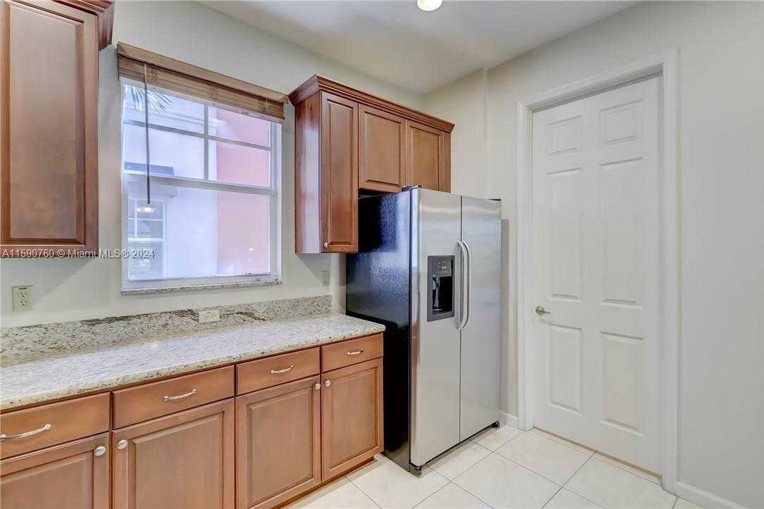 photo 3: 1033 NE 17th Way Unit 2102, Fort Lauderdale FL 33304