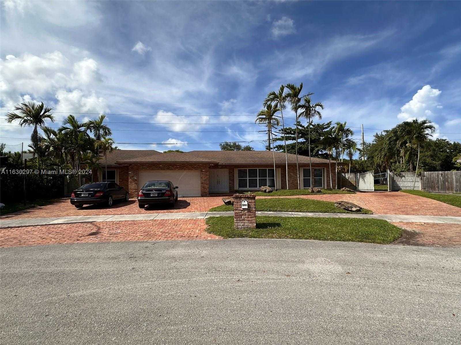 photo 1: 2061 NE 214th Ter, Miami FL 33179