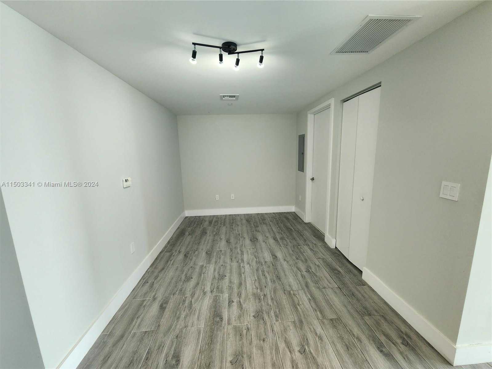 photo 3: 1300 S Miami Ave Unit 3502, Miami FL 33130