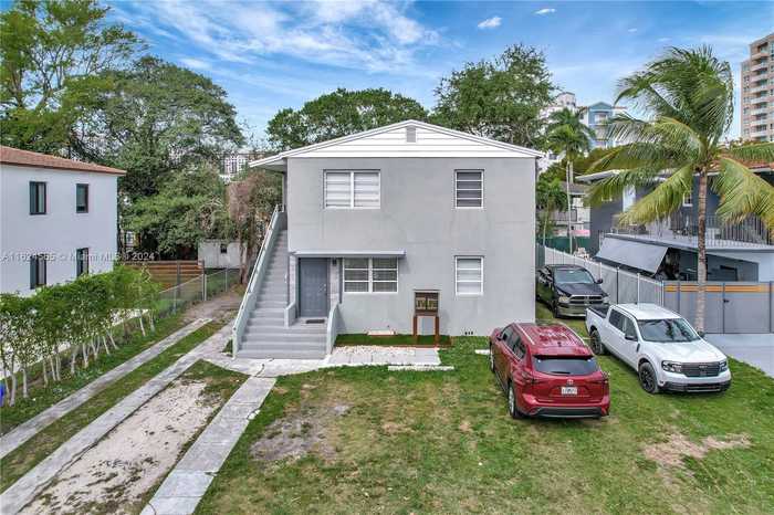 photo 2: 3721 SW 27th Ter, Miami FL 33134