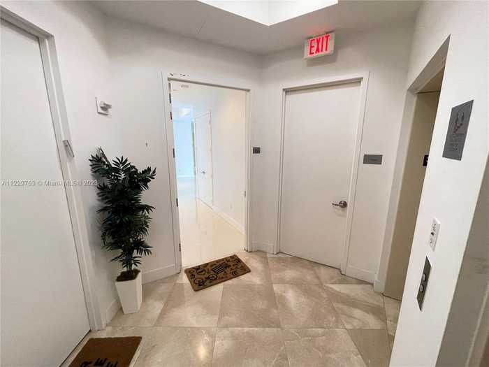 photo 2: 15901 Collins Ave Unit 3705, Sunny Isles Beach FL 33160