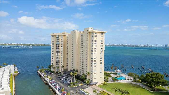 photo 11: 11111 Biscayne Blvd Unit 19G, Miami FL 33181