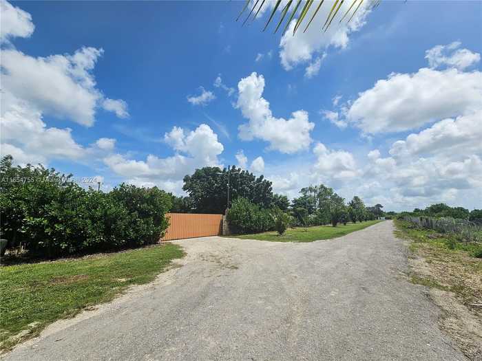 photo 1: 22501 SW 207th Ave, Miami FL 33170