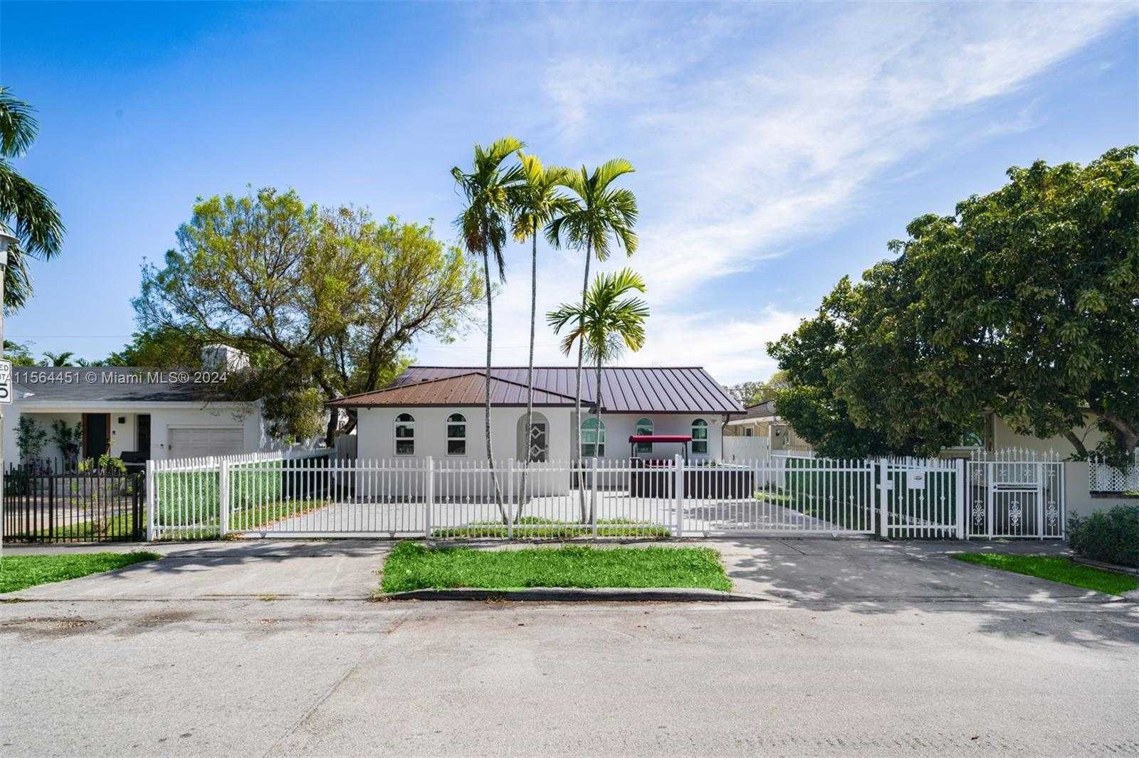 photo 3: 2356 SW 24th St, Miami FL 33145