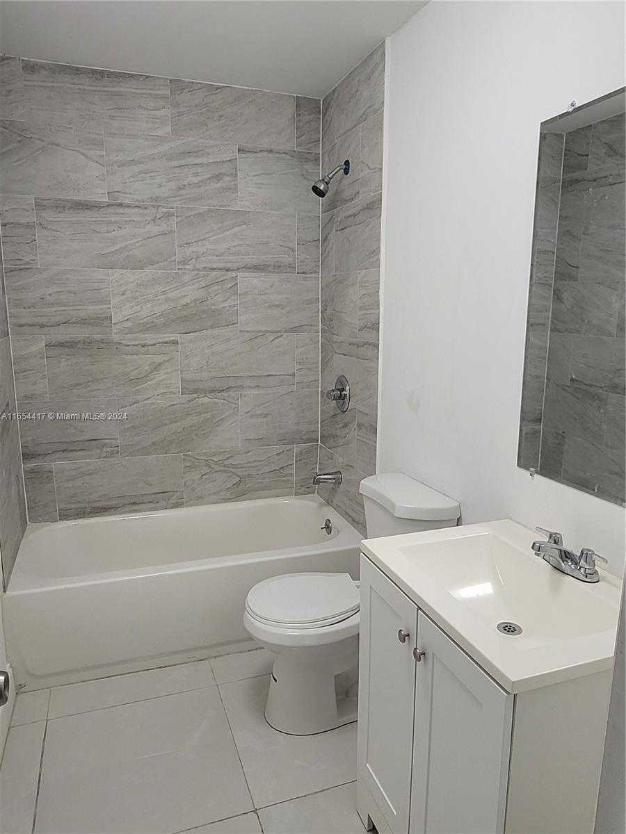 photo 2: 15221 NE 6th Ave Unit A307, Miami FL 33162