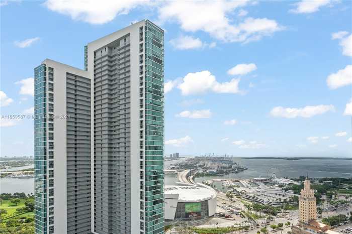 photo 2: 851 NE 1st Ave Unit 3007, Miami FL 33132