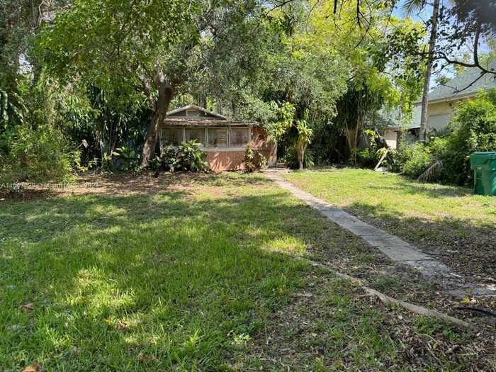 photo 2: 35 NE 60th St, Miami FL 33137