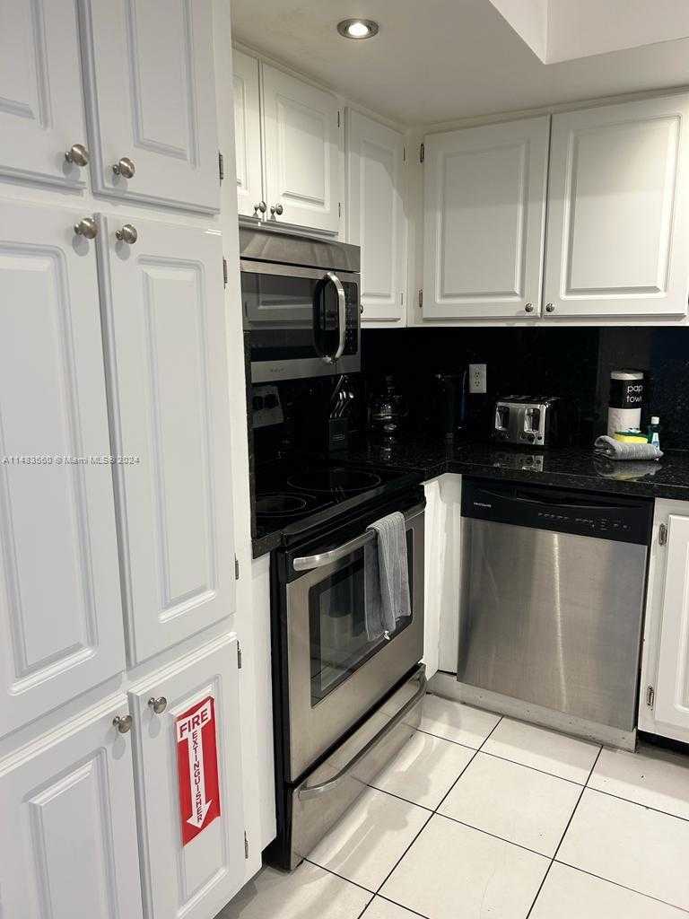 photo 3: 3901 S Ocean Dr Unit 6S, Hollywood FL 33019