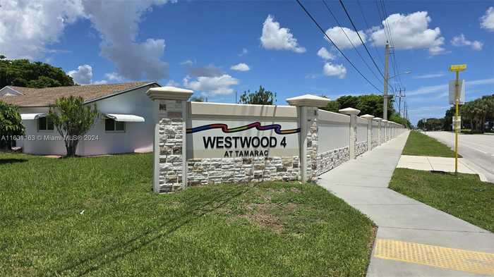 photo 2: 6901 NW 95th Ter, Tamarac FL 33321