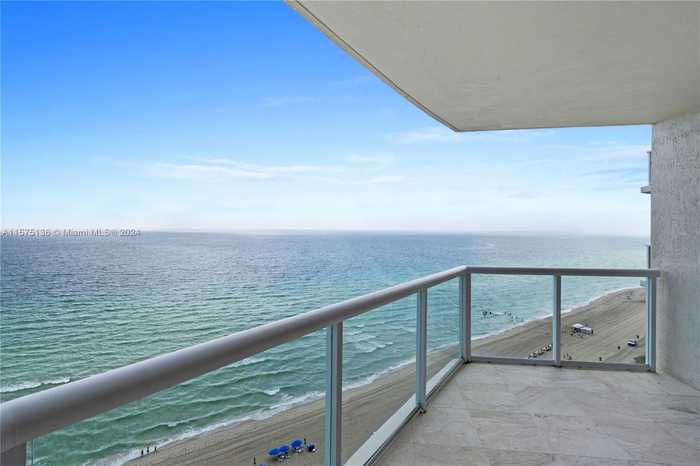 photo 2: 18671 Collins Ave Unit 1702, Sunny Isles Beach FL 33160