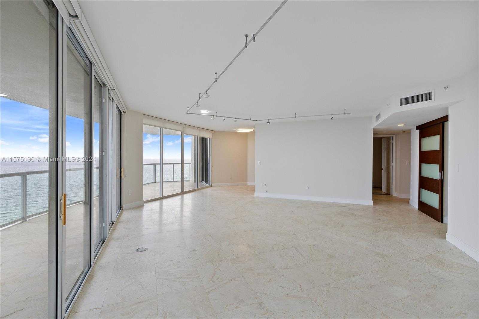 photo 3: 18671 Collins Ave Unit 1702, Sunny Isles Beach FL 33160