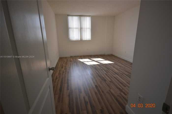 photo 12: 5077 NW 7th St Unit TS2 (1702), Miami FL 33126