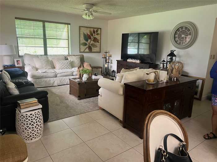 photo 1: 7995 SW 86th St Unit 325, Miami FL 33143