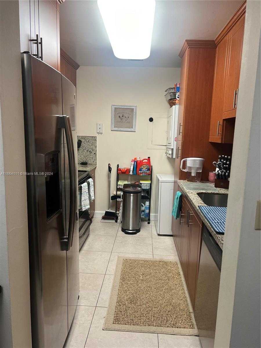 photo 3: 7995 SW 86th St Unit 325, Miami FL 33143