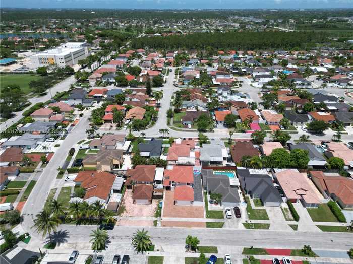 photo 36: 18113 SW 143rd Pl, Miami FL 33177