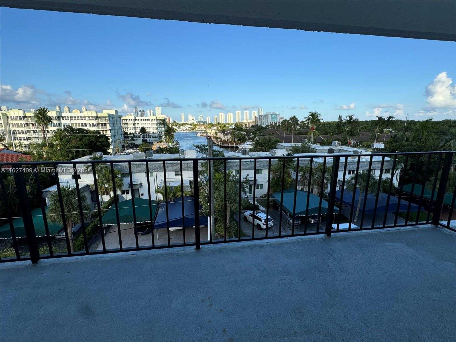 photo 2: 16508 E 26th Ave Unit 501, North Miami Beach FL 33160