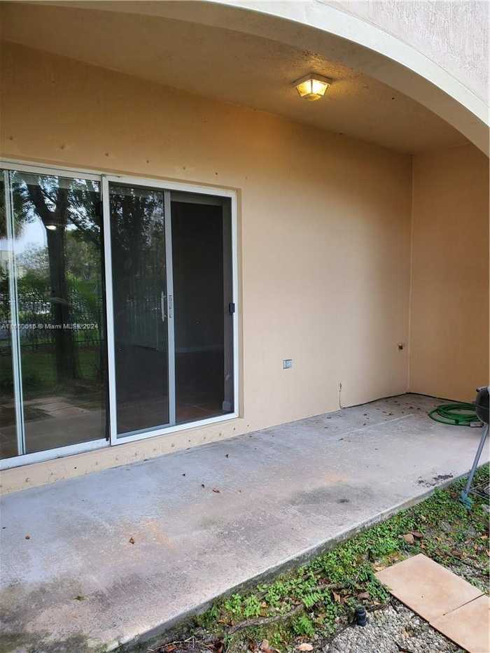 photo 10: 8855 N Isles Cir, Tamarac FL 33321