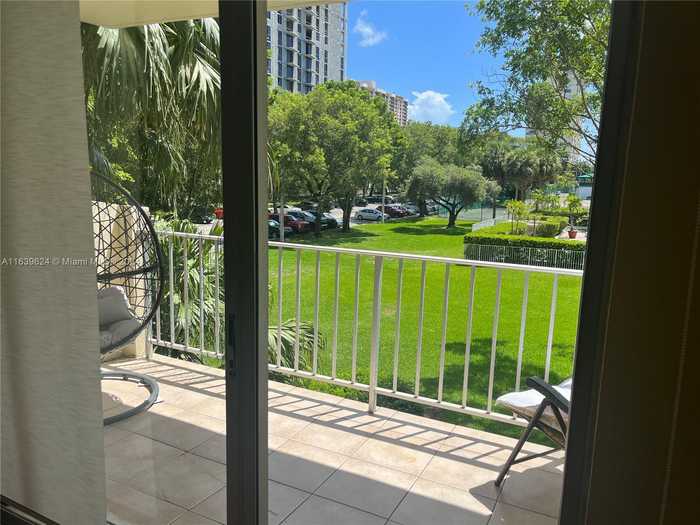 photo 2: 11111 Biscayne Blvd Unit 2D, Miami FL 33181